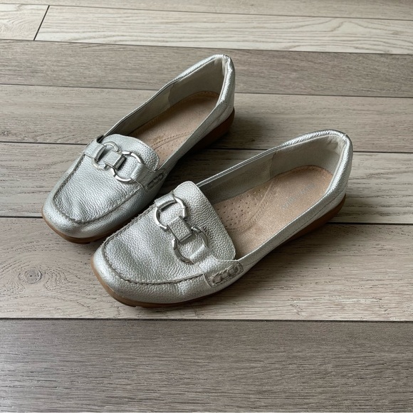 Easy Spirit Shoes - Easy Spirit Womens Avienta Leather Slip On Loafers Silver 11 Medium